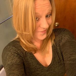 Meet your Posher, Caitlin